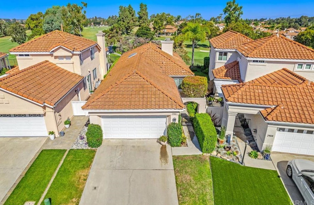 2466 Links Way, Vista, CA 92081