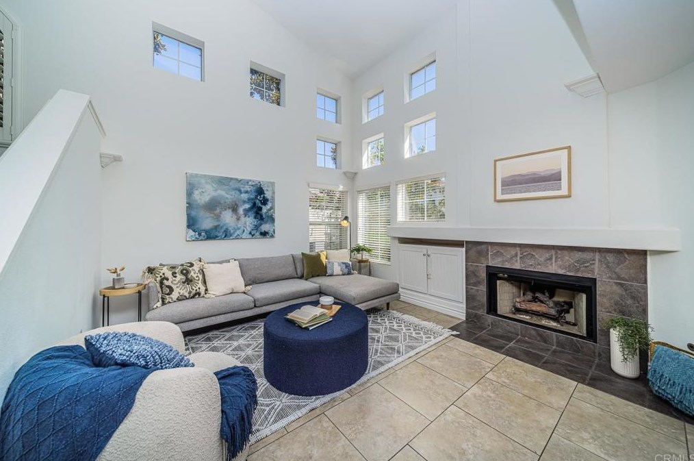 1286 El Mercado Way, Oceanside, CA 92057-7811