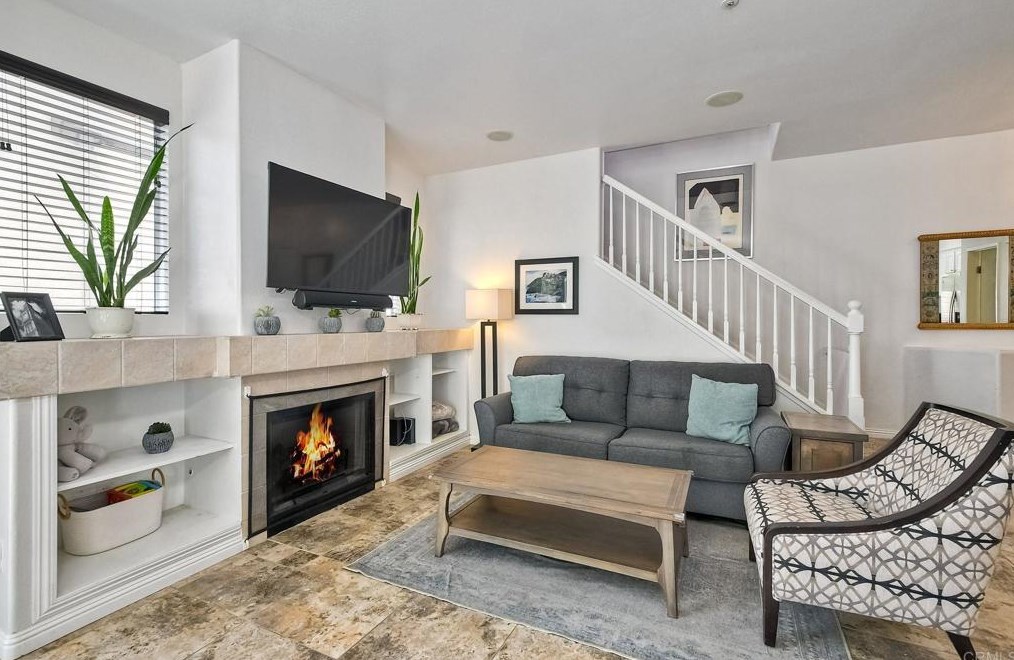 1883 Jamaica Way, Vista, CA 92081