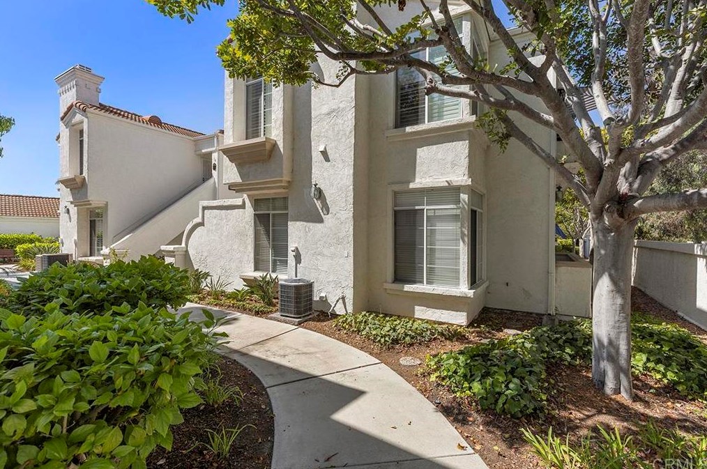 3335 Genoa Way, Oceanside, CA 92056-1720