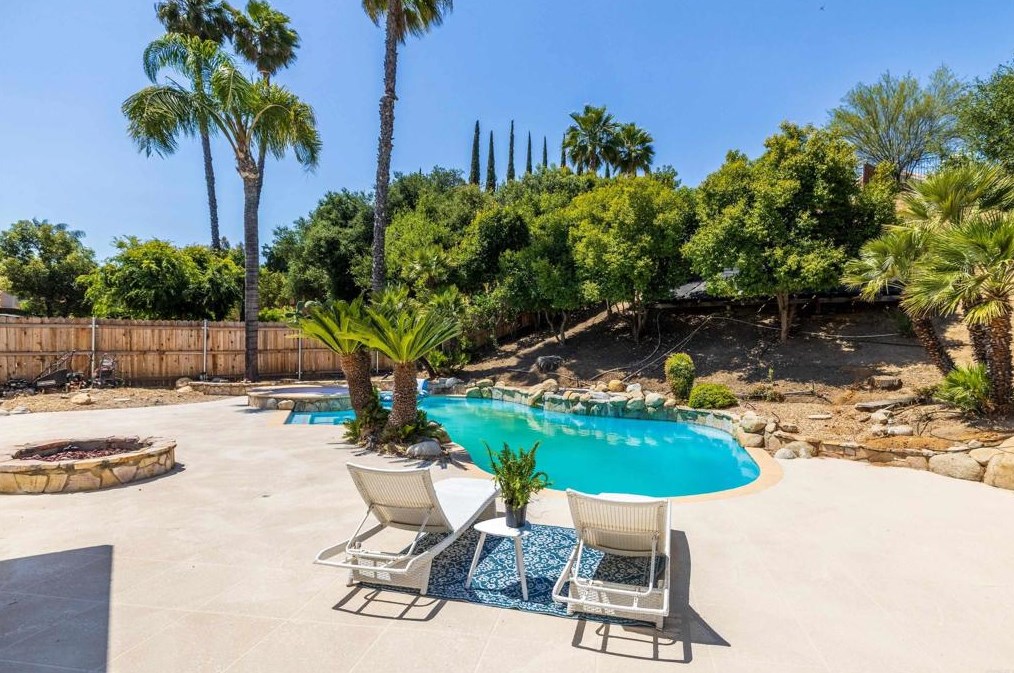 40420 Calle Medusa, Temecula CA 92591-6909 exterior