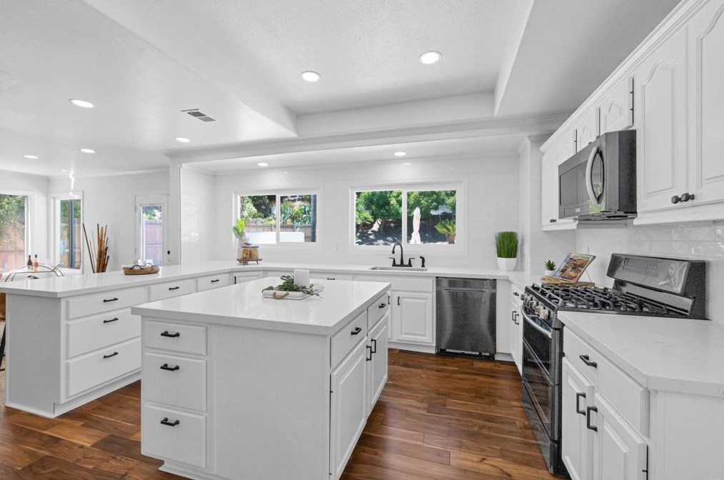 40420 Calle Medusa, Temecula CA 92591-6909 exterior