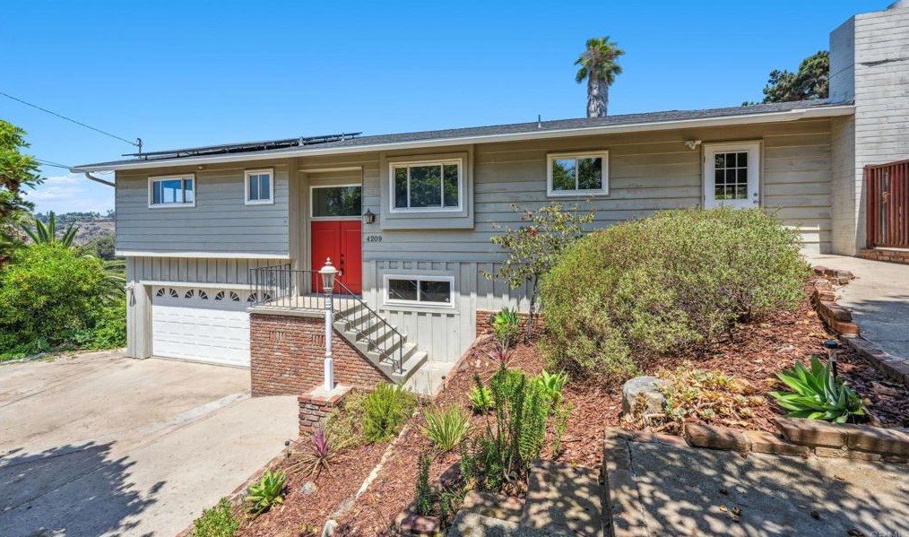 4209 S Tropico Dr, La Mesa, CA 91941