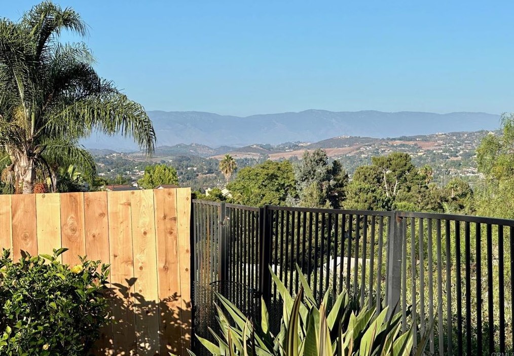 1412 Darwin Dr, Oceanside, CA 92056