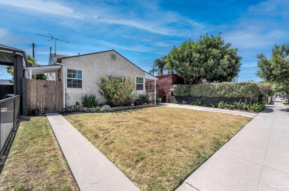 12520 Gilmore Ave, Los Angeles CA  90066-6427 exterior