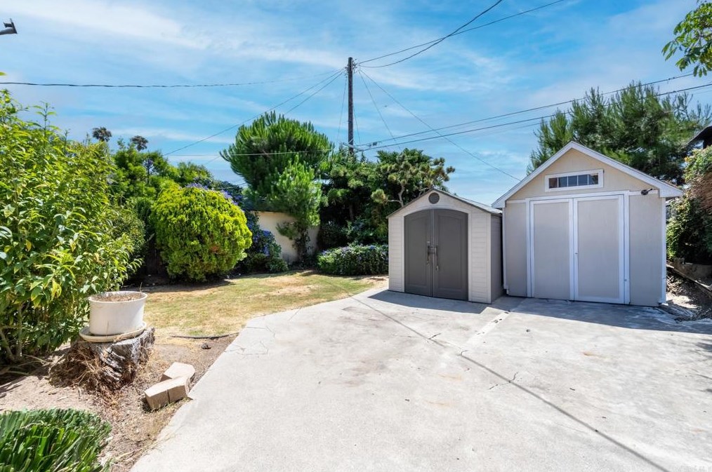 12520 Gilmore Ave, Los Angeles CA  90066-6427 exterior