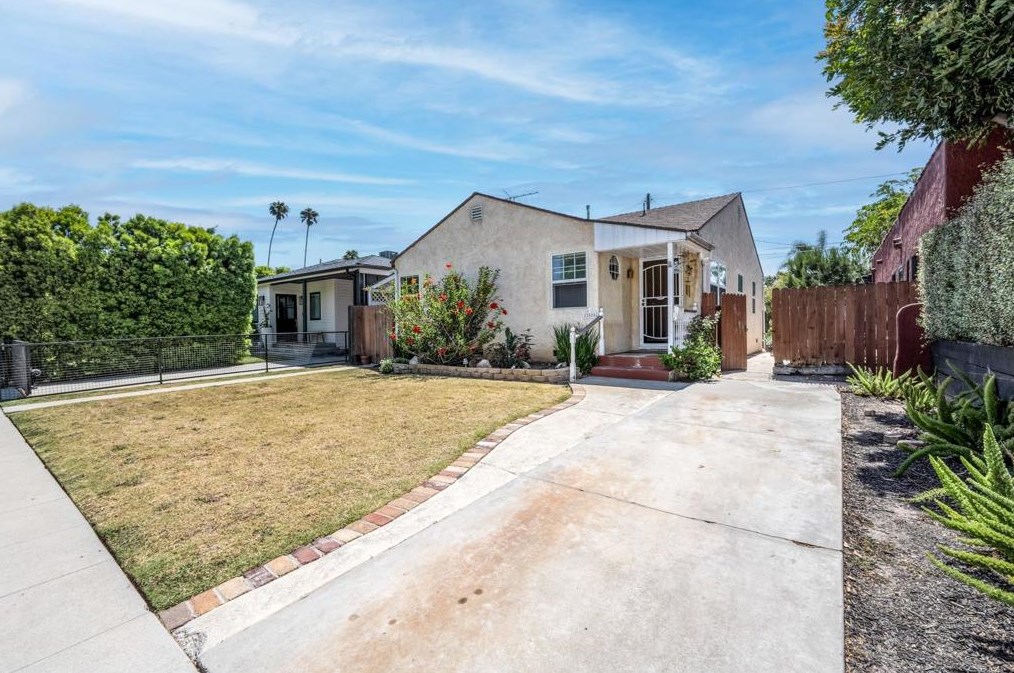 12520 Gilmore Ave, Los Angeles CA  90066-6427 exterior
