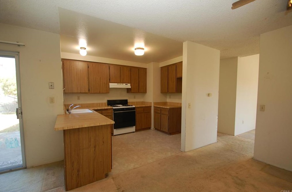 4022 Johnson Dr, Oceanside, CA 92056