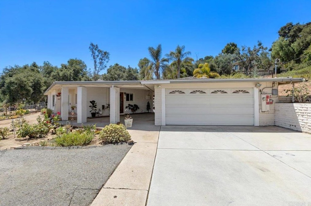 447 W Citracado Pkwy, Escondido, CA 92025