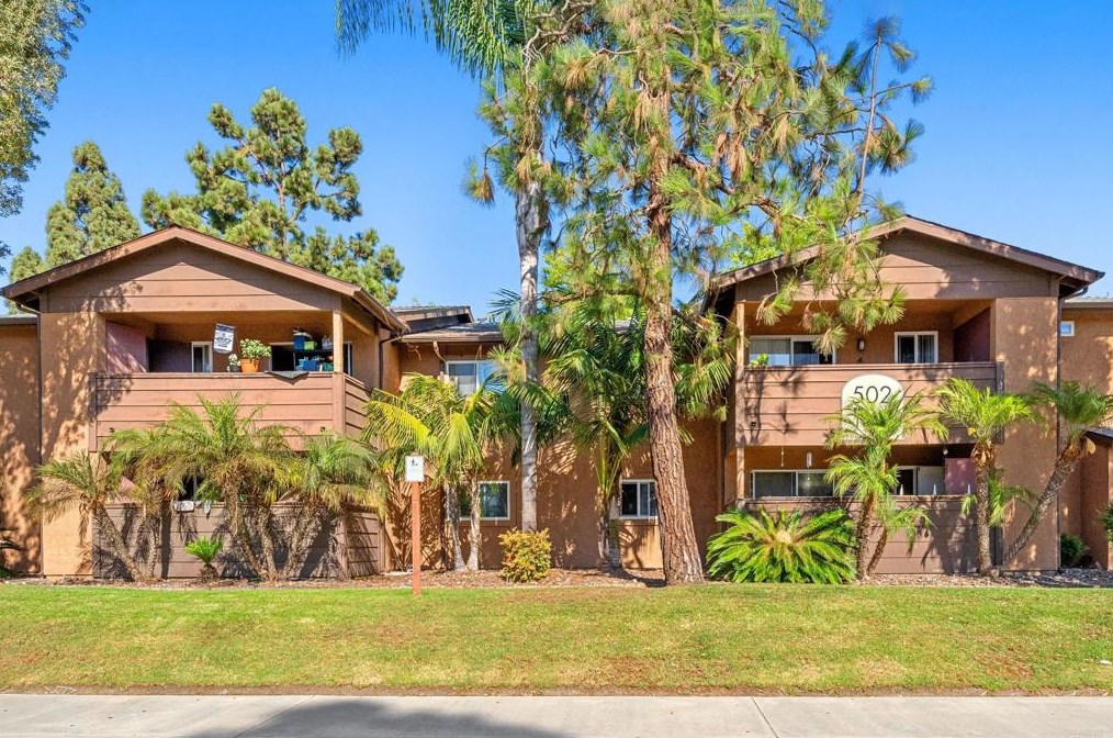 502 Calle Montecito, Oceanside, CA 92057-5290