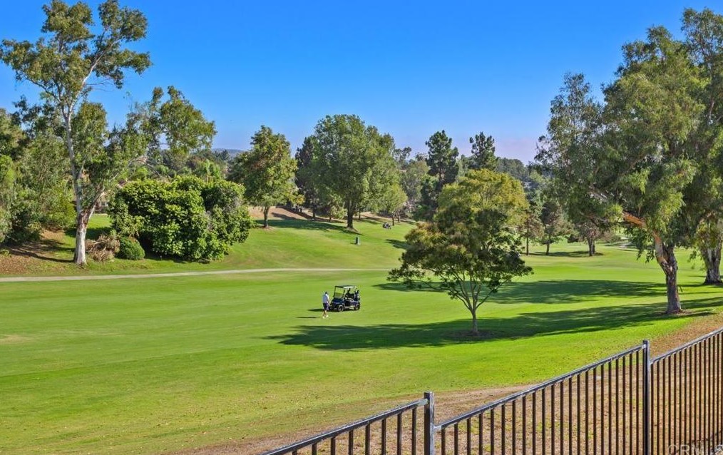 1926 Vineyard Ave, Vista, CA 92081-5320