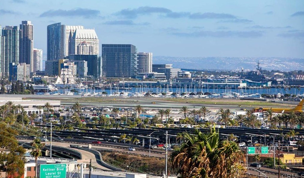 2061 California St, San Diego CA 92110-2124 exterior