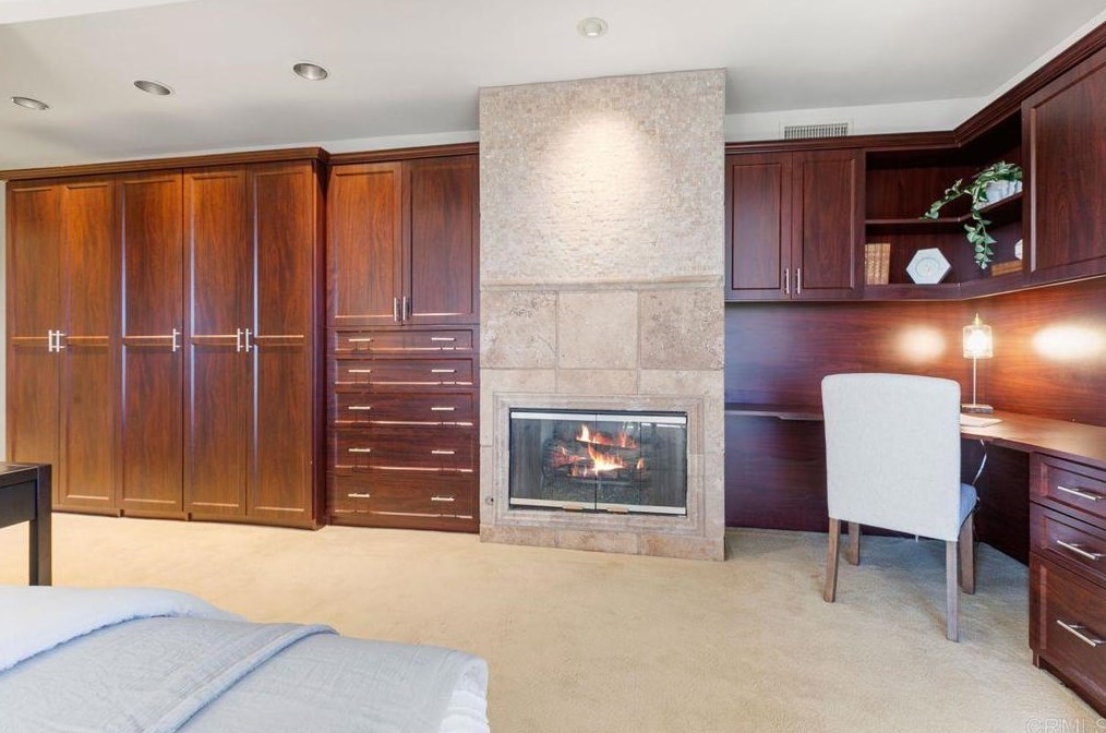 2061 California St, San Diego CA 92110-2124 exterior