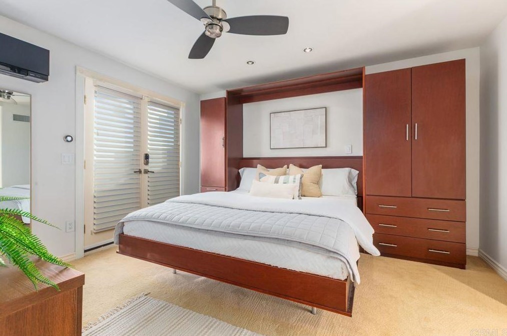 2061 California St, San Diego CA 92110-2124 exterior