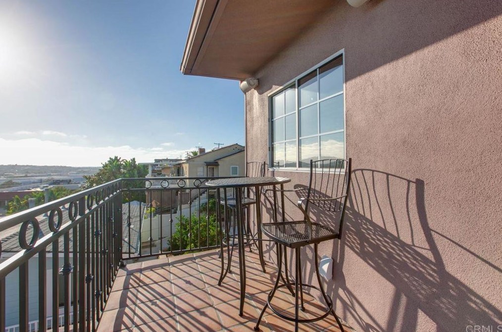 2061 California St, San Diego CA 92110-2124 exterior