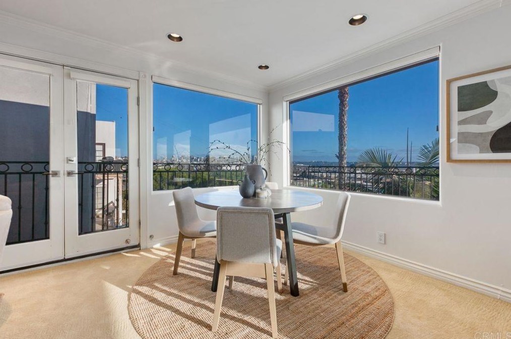 2061 California St, San Diego CA 92110-2124 exterior