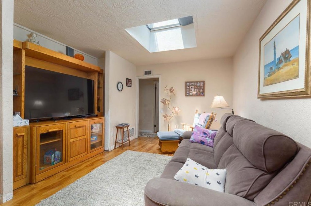 9765 Bilteer Dr, Santee, CA 92071