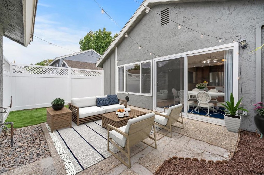 211 Fredricks Ave, Oceanside, CA 92058