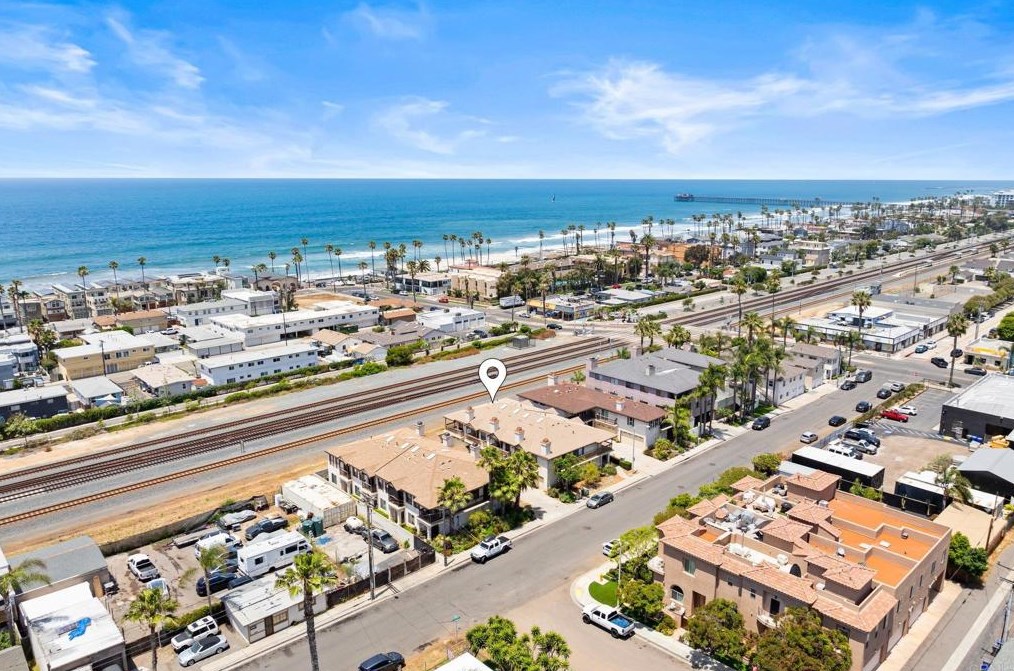 865 Cleveland St, Oceanside, CA 92054-4156