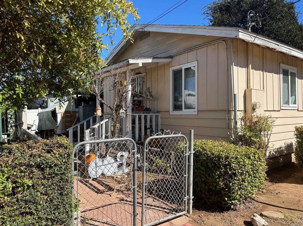 804 E 2nd Ave, Escondido, CA 92025