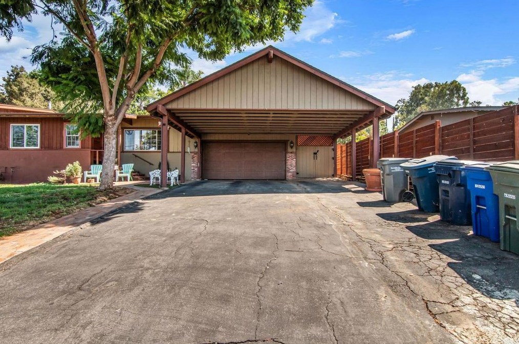 2112 Alexander Dr, Escondido, CA 92025