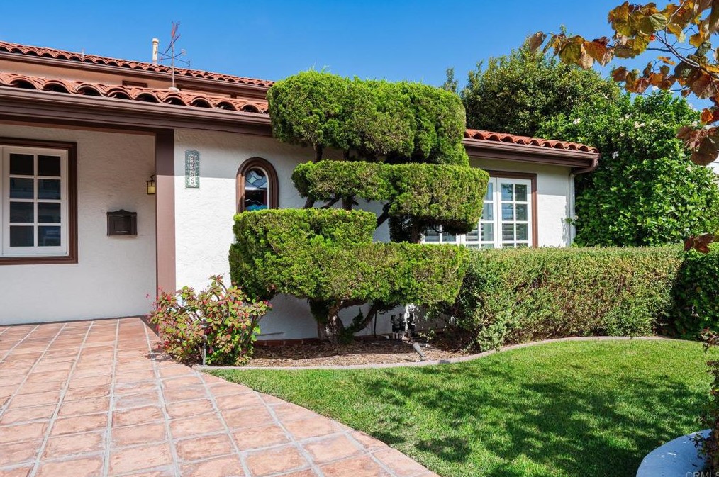3366 Elliott St, San Diego, CA 92106-1326
