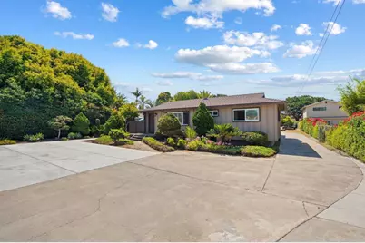 1565 Chestnut Avenue, Carlsbad, CA 92008 - Photo 2