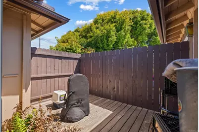 1565 Chestnut Avenue, Carlsbad, CA 92008 - Photo 34