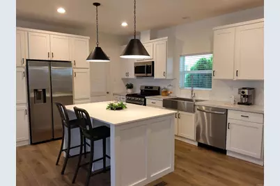 718 Sycamore Avenue #170, Vista, CA 92081 - Photo 2