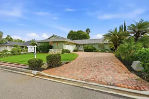 1051 La Reina Dr, San Marcos, CA 92078 - Photo 2