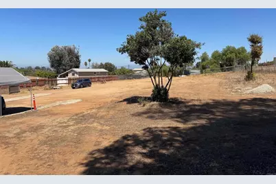 2055 Riviera Dr, Vista, CA 92084 - Photo 4