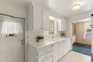 211 N Citrus Ave, Escondido, CA 92027 - Photo 16