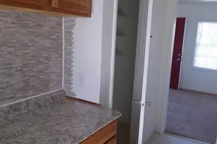 10407 Pontiac St, Oakland, CA 94603 - Photo 12