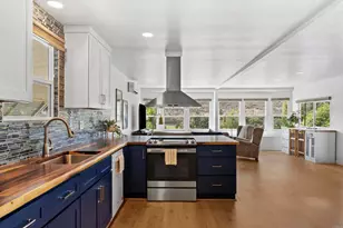 8975 Lawrence Welk Dr, Escondido, CA 92026 - Photo 16