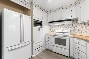 8975 Lawrence Welk, Escondido, CA 92026 - Photo 14