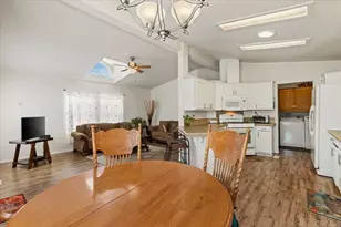 176 Flicker Ln, Oceanside, CA 92057 - Photo 6