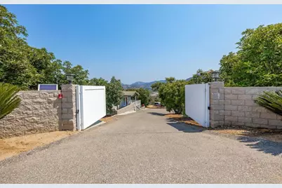 2125 Puerto Del Mundo, Fallbrook, CA 92028 - Photo 8