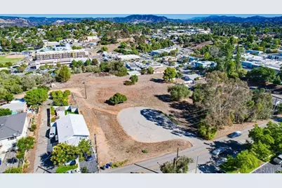 502 E Elder Street, Fallbrook, CA 92028 - Photo 1