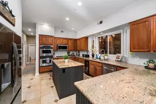 2270 Summit Dr, Escondido, CA 92025 - Photo 14