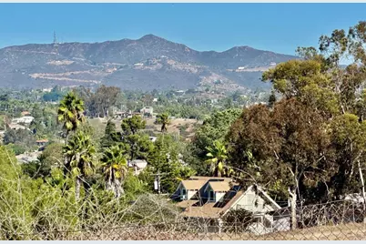 880 Crest View Rd, Vista, CA 92081 - Photo 22