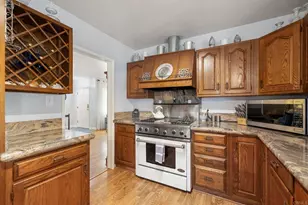 2748 Mansfield Dr, Burbank, CA 91504 - Photo 22