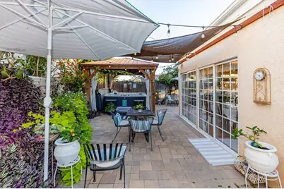 2748 Mansfield Drive, Burbank, CA 91504 - Photo 46