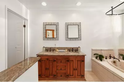 2748 Mansfield Drive, Burbank, CA 91504 - Photo 28