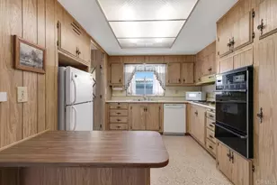 1506 Oak Dr, Vista, CA 92084 - Photo 10