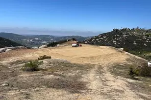 2563 Woodland Heights Glen, Escondido, CA 92026 - Photo 10