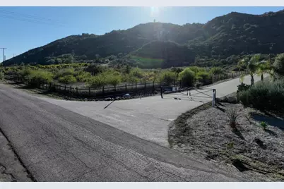  Rainbow Peaks Trail, Fallbrook, CA 92028 - Photo 2