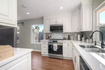 2125 Valley Road, Oceanside, CA 92056 - Photo 16