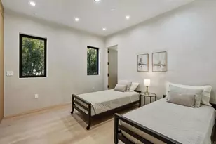 824 N Curson Ave, Los Angeles, CA 90046 - Photo 38