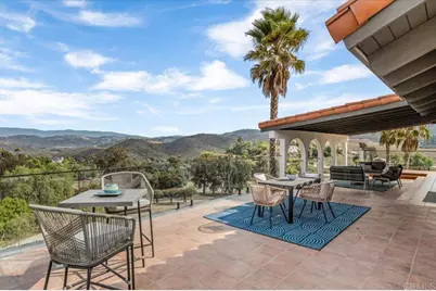 2918 Fairview Dr, Vista, CA 92084 - Photo 2