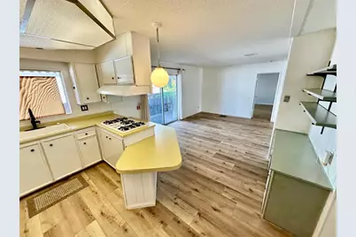 2130 Sunset Dr. ##14, Vista, CA 92081 - Photo 8